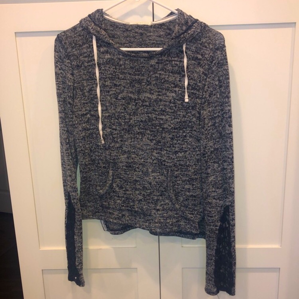 Aeropostale navy hooded sweater